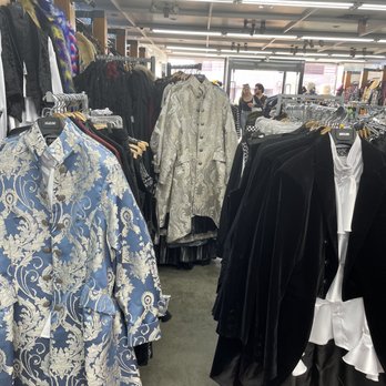 Typhoon Fashion - The $600 coats, gorgeous - Men's Clothing Near Me - Los Angeles, California Typhoon Fashion - The $600 coats, gorgeous - Men's Clothing Near Me - Los Angeles, California