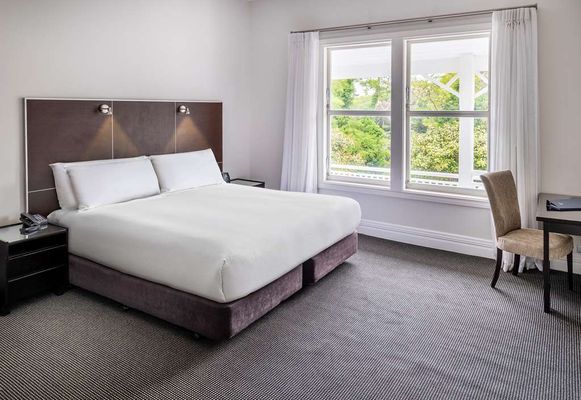 Hilton Lake Taupo by null
