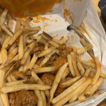 Buffalo Wild Wings - Boneless buffalo wings but the sauce is ONLY on the top of the box !!!!!!!!!!!! - Chicken Wings Near Me - Valley Stream, New York Buffalo Wild Wings - Boneless buffalo wings but the sauce is ONLY on the top of the box !!!!!!!!!!!! - Chicken Wings Near Me - Valley Stream, New York