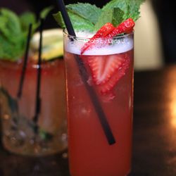 Social - Berry White ($12.50) - strawberry-infused white port, silver rum, ginger cognac, fresh lime, grapefruit, tonic syrup, soda water