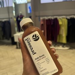 Cute promo they did with pressed juicery for the launch of their new colors :)