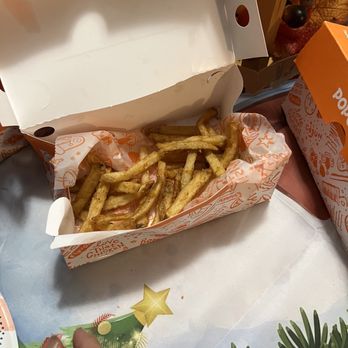 Popeyes Louisiana Kitchen - Ordered 14 chicken piece combo and a large side of fries and looks like i received half of a small portion of fries. - Fast Food Near Me - Crosby, Texas