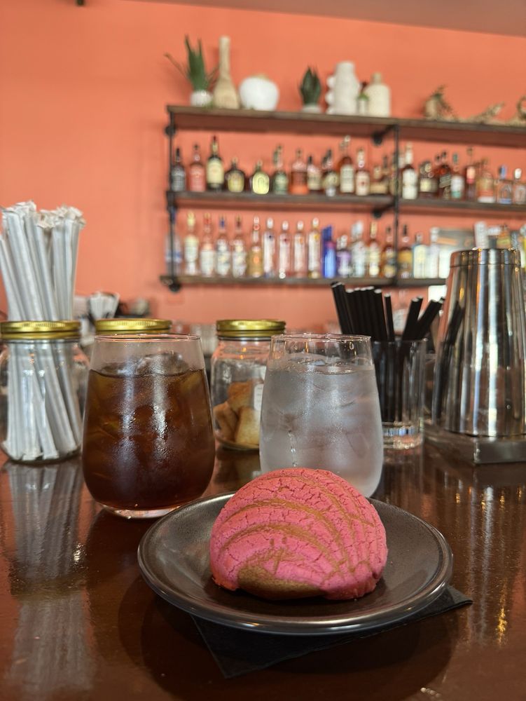 Mi Barrio Kitchen & Cocktails - Photo 2