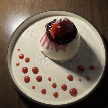Il Leone - Panna cotta - Italian Near Me - Matawan, New Jersey