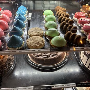 Figaro Dessert Cafe - Gelato Near Me - San Diego, California Figaro Dessert Cafe - Gelato Near Me - San Diego, California