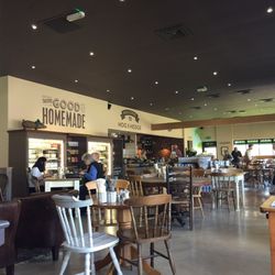 Hog & Hedge - Plenty of comfortable indoor and outdoor seating in addition to delicious food and excellent service.