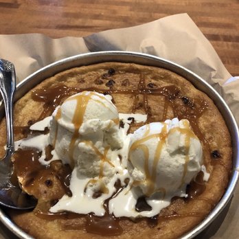 Crafters Pizza and Drafthouse - Cookie skillet - Pizza Near Me - Carmel, Indiana