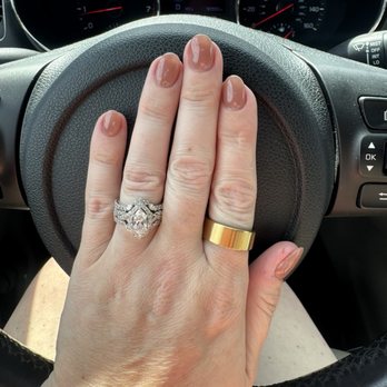 Gallery Nail Bar - Beautiful neutral! - Nail Salons Near Me - Puyallup, Washington