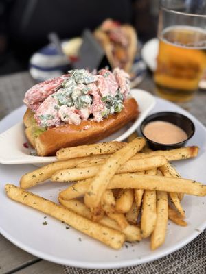 Monroe Bay Oysterette by null