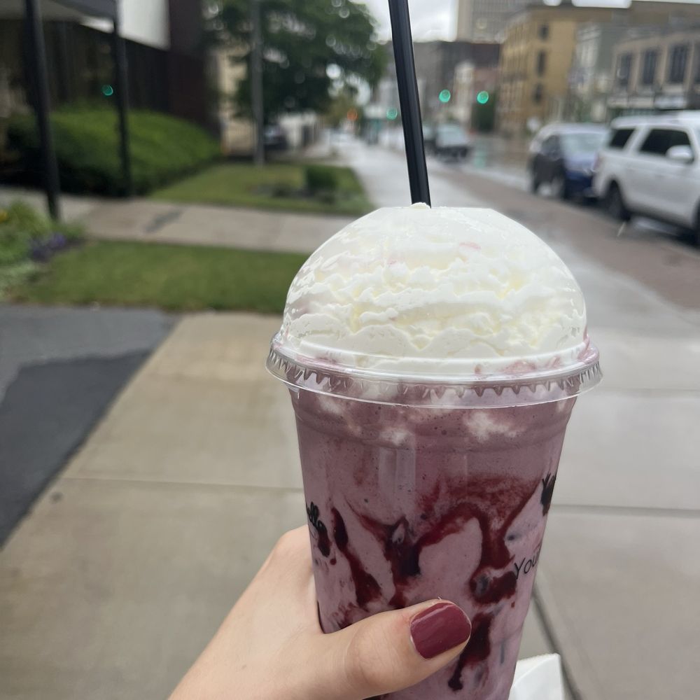 Joseph Putrello Coffee Barista Bar - Blackberry & Cream - Coffee & Tea Near Me - Utica, New York