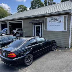 Georges Auto Service - Outside of building