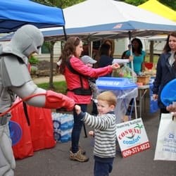 Conway Comfort Heating and Cooling - Meeting the "Bryant Man" at Pennington Day 2016