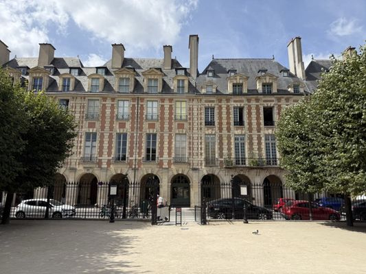 Place des Vosges by null