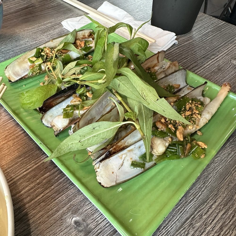 Oc Mien Tay - Razor clam with scallion - Seafood Near Me - Milpitas, California Oc Mien Tay - Razor clam with scallion - Seafood Near Me - Milpitas, California