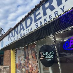 Santa Maria Bakery - Outside