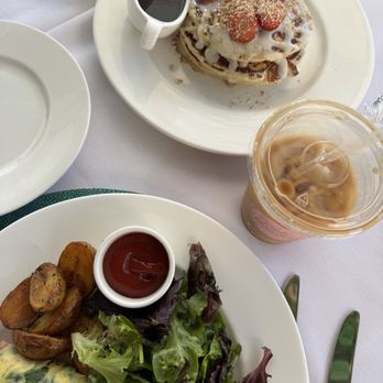 Swifty’s - Omelet, strawberry shortcake short stack - American Near Me - Palm Beach, Florida Swifty’s - Omelet, strawberry shortcake short stack - American Near Me - Palm Beach, Florida