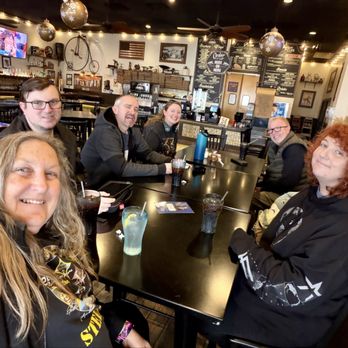 Bakersfield Pizza & Bar - Family birthday lunch - Pizza Near Me - Bakersfield, California Bakersfield Pizza & Bar - Family birthday lunch - Pizza Near Me - Bakersfield, California