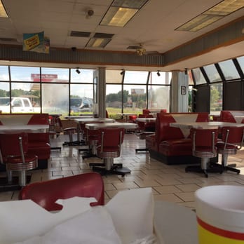 Chicken Express - Lobby - Chicken Wings Near Me - Nacogdoches, Texas