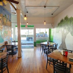 Green Olives Cafe & Pizzeria - Inside