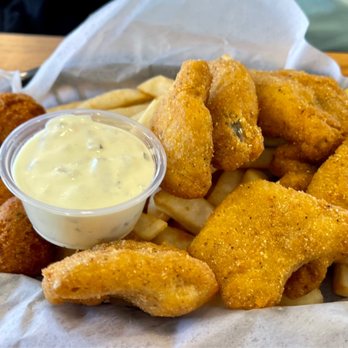 Tom & Suzie's Diner - Catfish and hush puppies - Breakfast & Brunch Near Me - Holbrook, Arizona Tom & Suzie's Diner - Catfish and hush puppies - Breakfast & Brunch Near Me - Holbrook, Arizona
