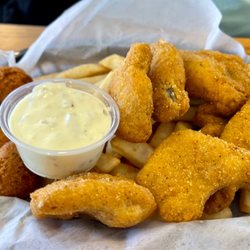 Tom & Suzie's Diner - Catfish and hush puppies
