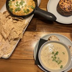 MJ's Bar And Restaurant - Elote Dip, Stuffed mushroom, Clam chowder