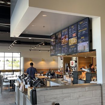 Smashburger - Nice clean store layout - Burgers Near Me - Roseville, California