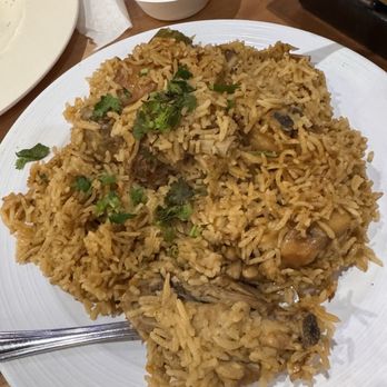 Tabaq Restaurant & BBQ - Yakhni pulao - Pakistani Near Me - Edison, New Jersey