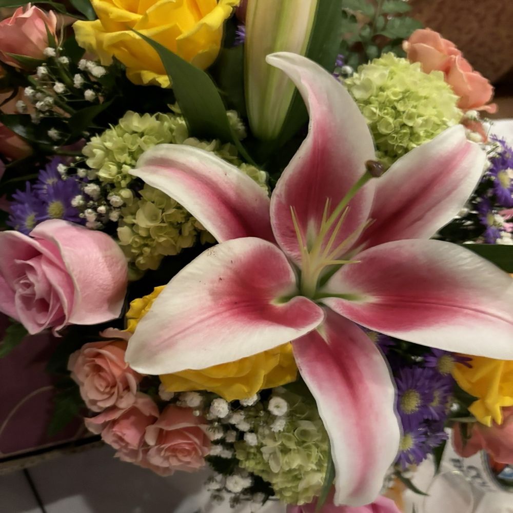 Dawn's Flower Patch - Kiki's flowers - Florists Near Me - Wells, Florida Dawn's Flower Patch - Kiki's flowers - Florists Near Me - Wells, Florida