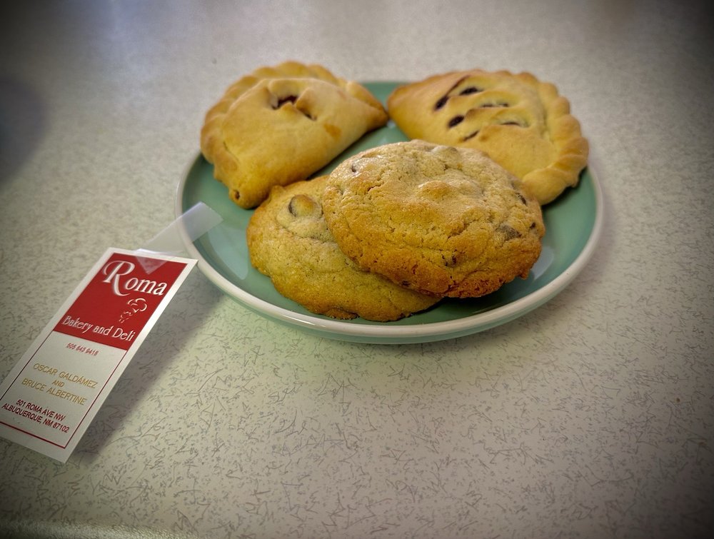 Roma Bakery and Deli Logo