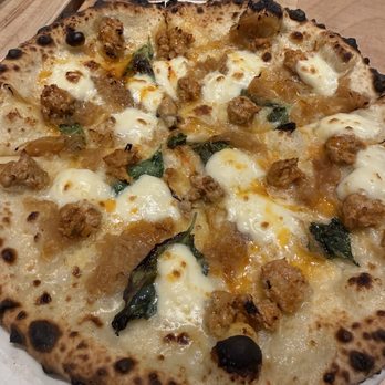 Pizzeria Libretto - House-made Sausage - Pizza Near Me - Toronto, Ontario Pizzeria Libretto - House-made Sausage - Pizza Near Me - Toronto, Ontario
