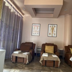 Angel Touch Massage Spa - Waiting for my reflexology
