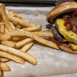 Matt and Tony's Kitchen x Tavern - Texas BBQ smash burger