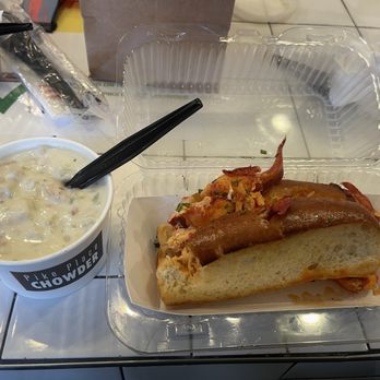 Pike Place Chowder - Lobster roll and clam chowder - Seafood Near Me - Seattle, Washington Pike Place Chowder - Lobster roll and clam chowder - Seafood Near Me - Seattle, Washington