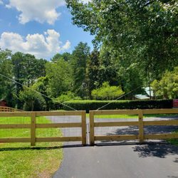 Freedom Fences - 16' drivegate with 3 board and wire