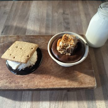 Hot Cakes - Capitol Hill - S'mores Cake - Desserts Near Me - Seattle, Washington Hot Cakes - Capitol Hill - S'mores Cake - Desserts Near Me - Seattle, Washington