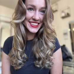 Diva's Retreat Hair Salon - Reverse Balayage on wavy hair
Thedivasretreat.com