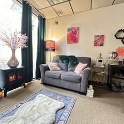 The Healing Sanctuary - Cozy vibes!