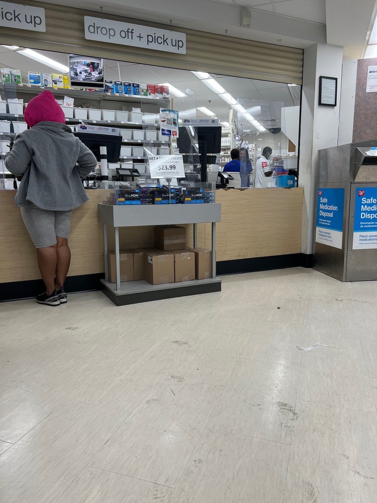WALGREENS Updated September 2024 12 Reviews 100 Broad St