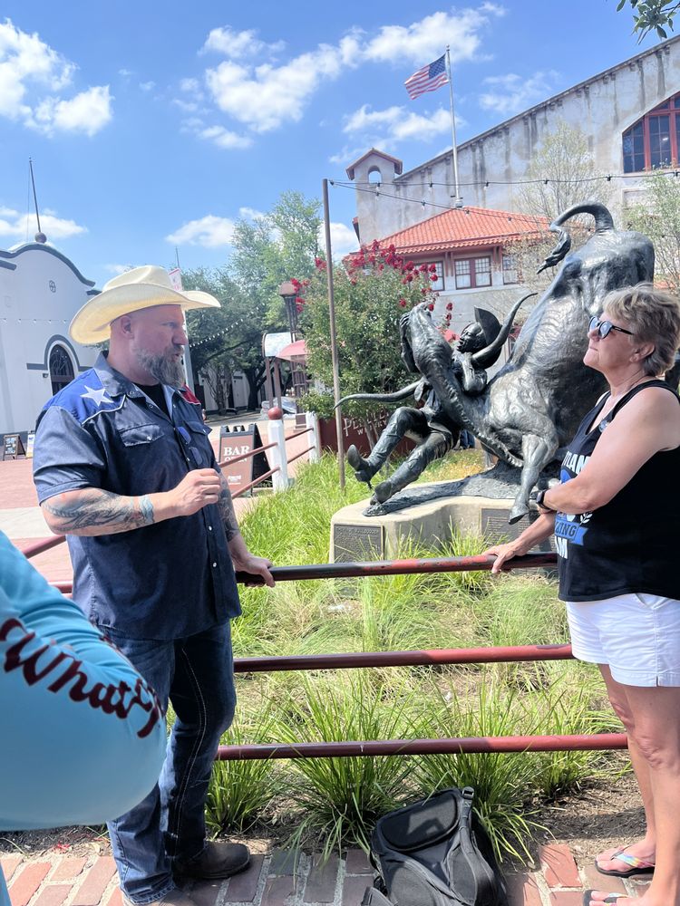 Fort Worth Crawling - History Tour Pub Crawls