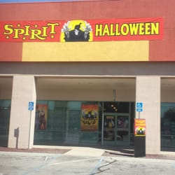 Spirit Halloween - The front entrance