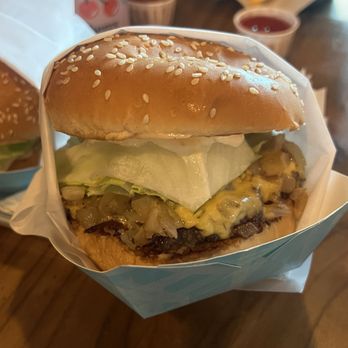 Butter's Burgers - Single smash burger - Burgers Near Me - Richmond, California