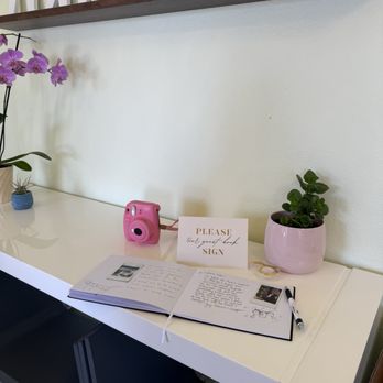 Sakura Winery - Guest book & Polaroid. - Wine Tasting Room Near Me - Livermore, California