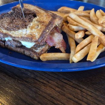 Mama's Breakfast Table - Patty melt with bacon - Breakfast & Brunch Near Me - St. Louis, Missouri