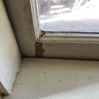 Gigi's housecleaning services - Front room windoW seal - Home Cleaning Near Me - Oceanside, California