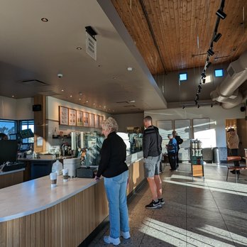 Starbucks - Coffee & Tea Near Me - Barstow, California