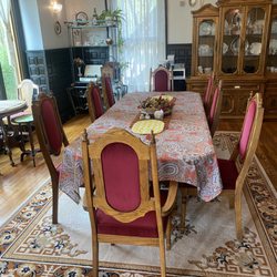 Redwood Bed and Breakfast - Dining room