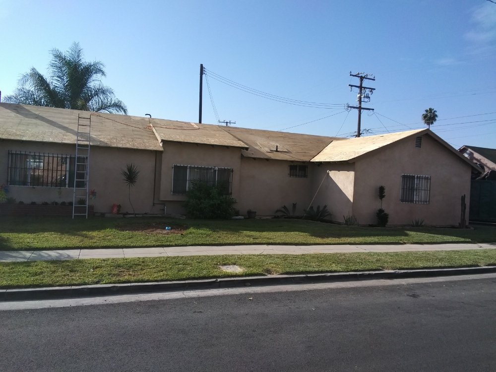 Slide of Cruz Roofing