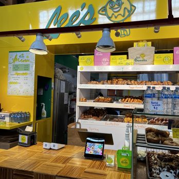 Granville Island - Lee's Famous Donuts - Shopping Centers Near Me - Vancouver, British Columbia