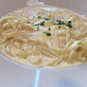Melini Cuzina Italian - Fettuccine Alfredo - Italian Near Me - Grayson, Kentucky